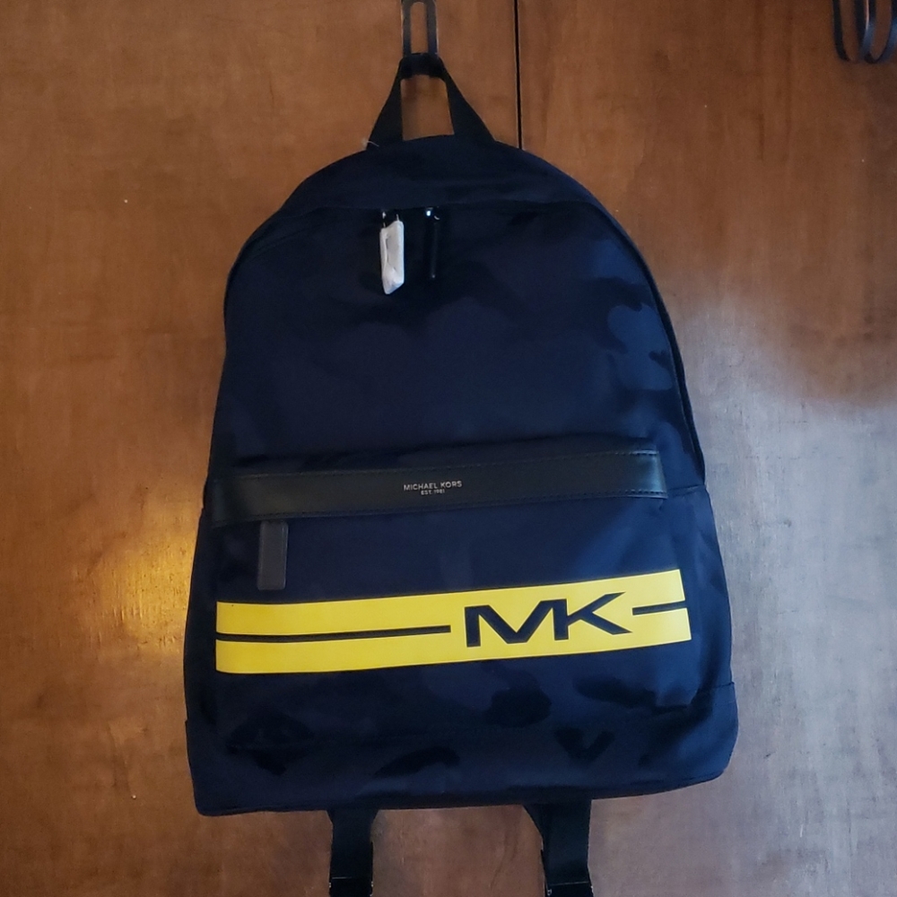 Nwt Michael kors bagpack indigo lemon